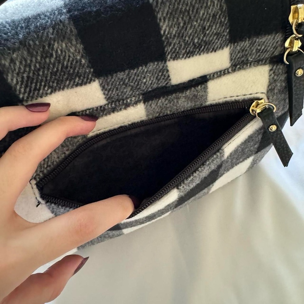 black and white buffalo crossbody insulated lunch box - Picture 4 of 7
